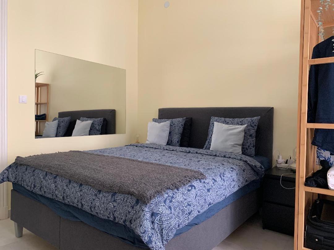 Sunlit Artist Studio Apartment Белград Екстериор снимка