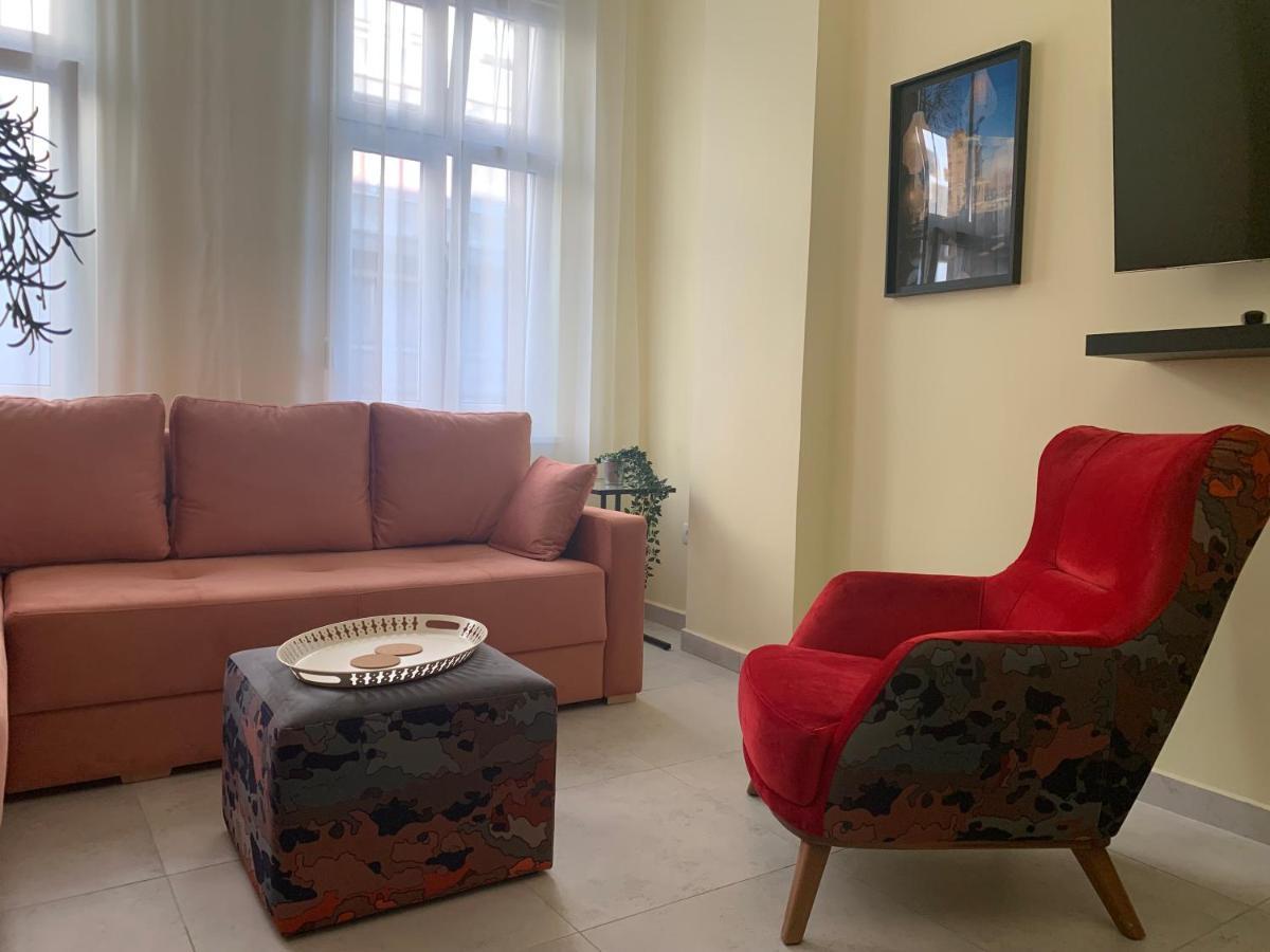Sunlit Artist Studio Apartment Белград Екстериор снимка
