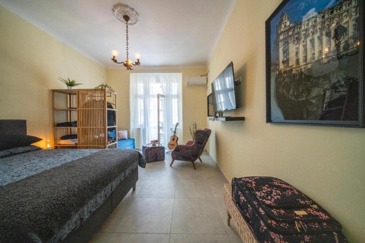 Sunlit Artist Studio Apartment Белград Екстериор снимка